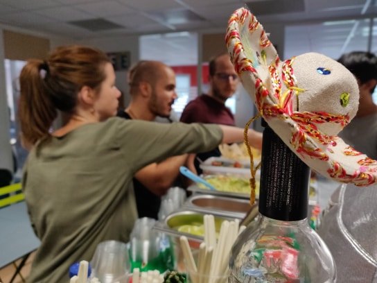 viaxoft's tweet photo. Aujourd'hui c'est #FightBug, pour l'occasion nous avons mangé mexicain 🌮 avec @_TAandCo_ & on s'est régalé ! https://t.co/C3Q3xUOxus
