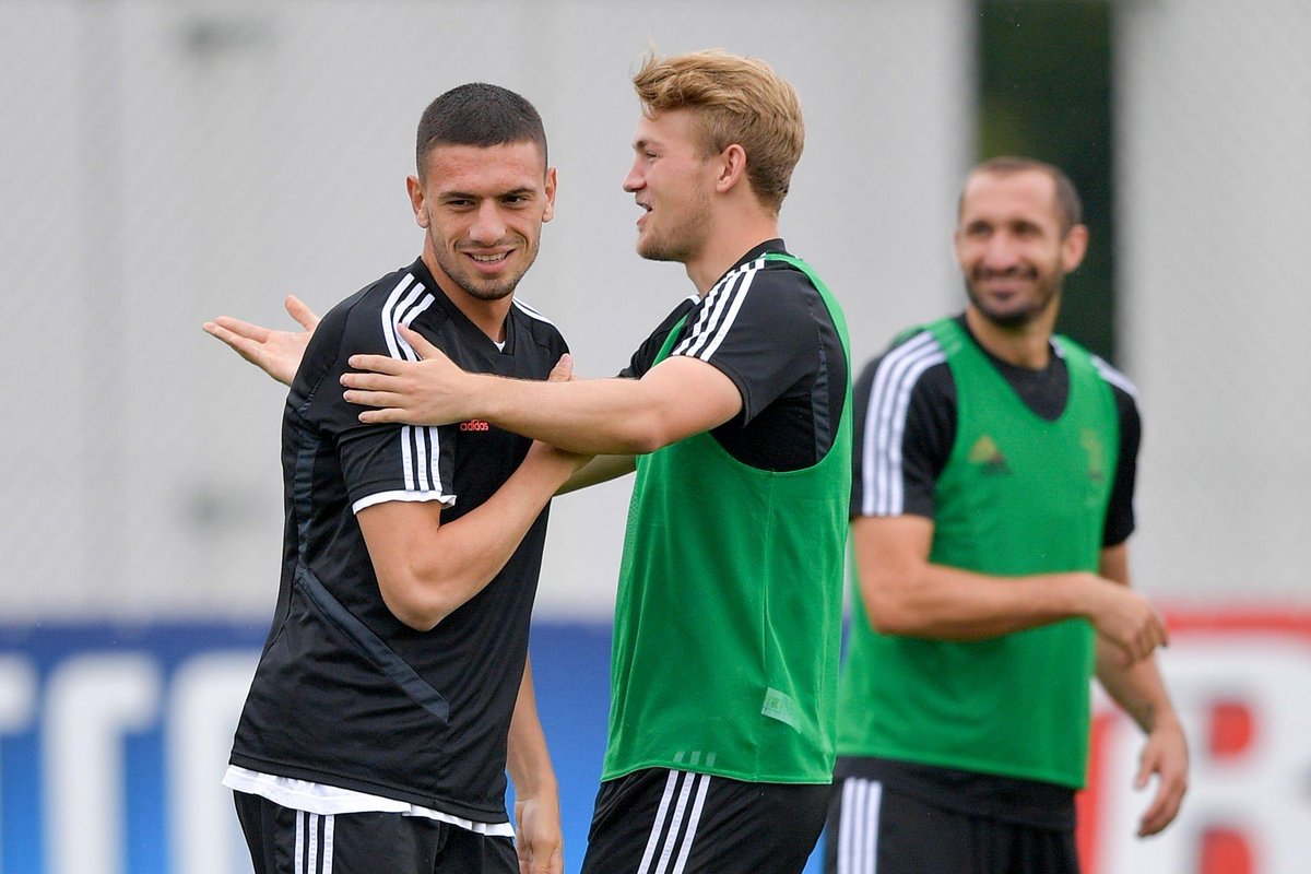 Demiral ve de Lİgt