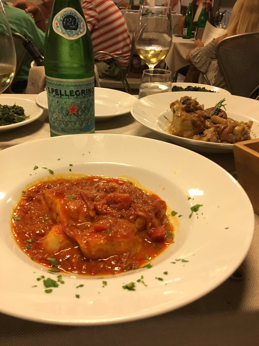 robcsmith1's tweet photo. Frat food again #dacesarealcasaletto but service uncharacteristically slow - August syndrome? @katieparla @racheleats #foodie #foodlovers #wine #cucinaromana #baccala  #Sicily to #Rome #fritomisto https://t.co/NdjVuctu6O