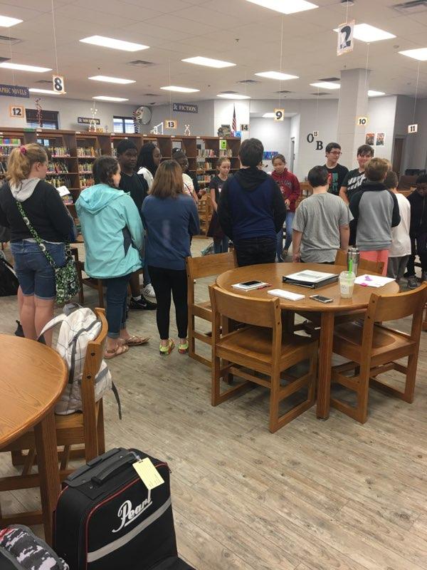 Reno612Math's tweet photo. First meeting of the year for Quistors for Christ 💙💛 @OBMSPride #placetOBe https://t.co/jsbzLPZLlZ