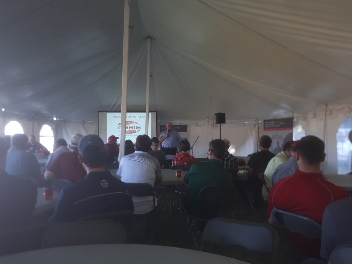 PetraHathaway's tweet image. Taking a break from discovery in the farmers field this morning
to attend AGRIS Co-operative&apos;s Mi-Field day outside of Chatham.
General Manager, Jim Campbell kicks off the morning with an update. #mifield #innovation #technologyleader