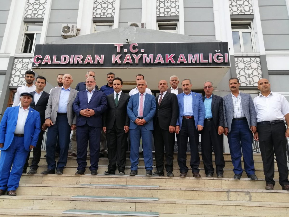 Ak Parti Van Milletvekillerimiz sn. <a href="/OsmanGulacarTR/">Osman Nuri Gülaçar</a>, sn. <a href="/ArvasAbdulahat/">Abdulahat Arvas</a> ve sn. <a href="/irfankartal_65/">İrfan Kartal</a> ile Çaldıran Belediye Başkanı sn. @efikensari’ye nazik ziyaretleri ve ilçemize yapılan yatırımlara destekleri için Çaldıranlı hemşehrilerim adına teşekkür ederim.