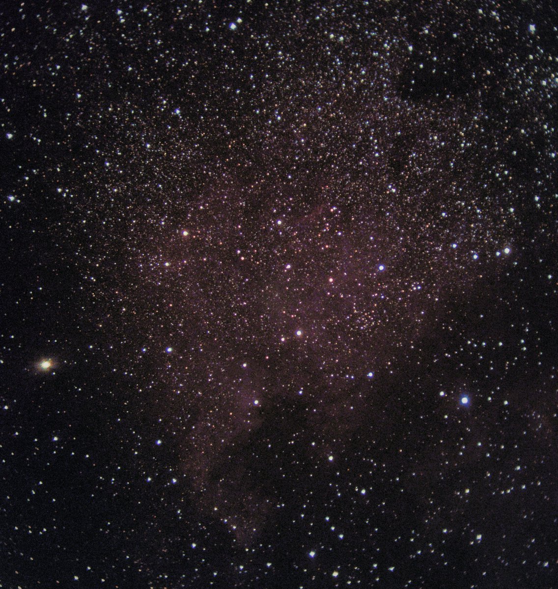 MMBurgmeijer's tweet image. North America nebula (ngc7000) 
Huawei p20 pro, DeepSkyCamera
ZWO 60mm f4.6 scope
25mm super plössl, EQ6-pro
15x 30&quot; iso1000, no calibration
Bortle class 3 sky
#DeepSkyStacker, #GIMP2 #Astrophotography #Astronomy