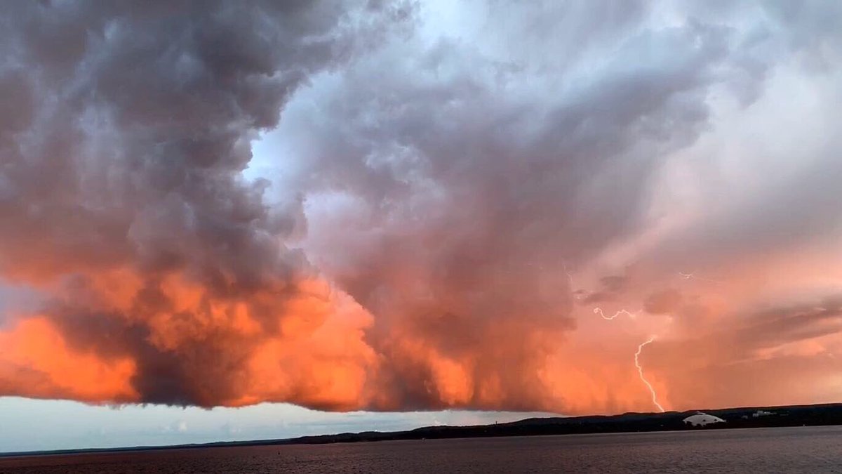 Last night’s storm over the Superior Dome ⚡️⚡️ 📷: <a href="/alexandria_mel/">Melissa_Alexandria</a>