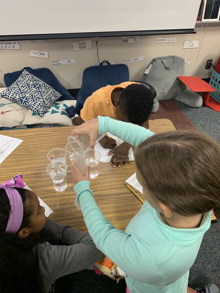 jenintheclass's tweet photo. I love watching them work! Science rocks! #cbeeagles #cbelearns #learningtodayleadingtomorrow #blendedlearning #science https://t.co/jdsV6O1PSr