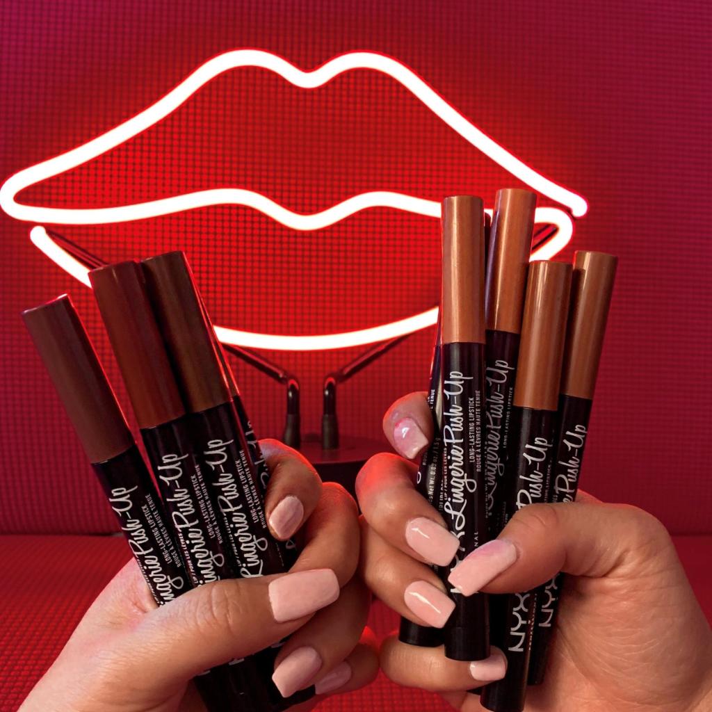 NYXCosmetics's tweet photo. Who is ready for a GIVEAWAY?! 🙋‍♀️🙋‍♂️5 lucky winners will win a Lip Lingerie Push-Up PR Box!😘 Here's how to enter:
💋 Follow us
💋 LIKE and RETWEET this post 👍
💋 Tag a friend, your fave shade, and #Sweepstakes
US Only. For Official Rules, click here https://t.co/P2EjLyTOEN https://t.co/KYxV9TuPzd