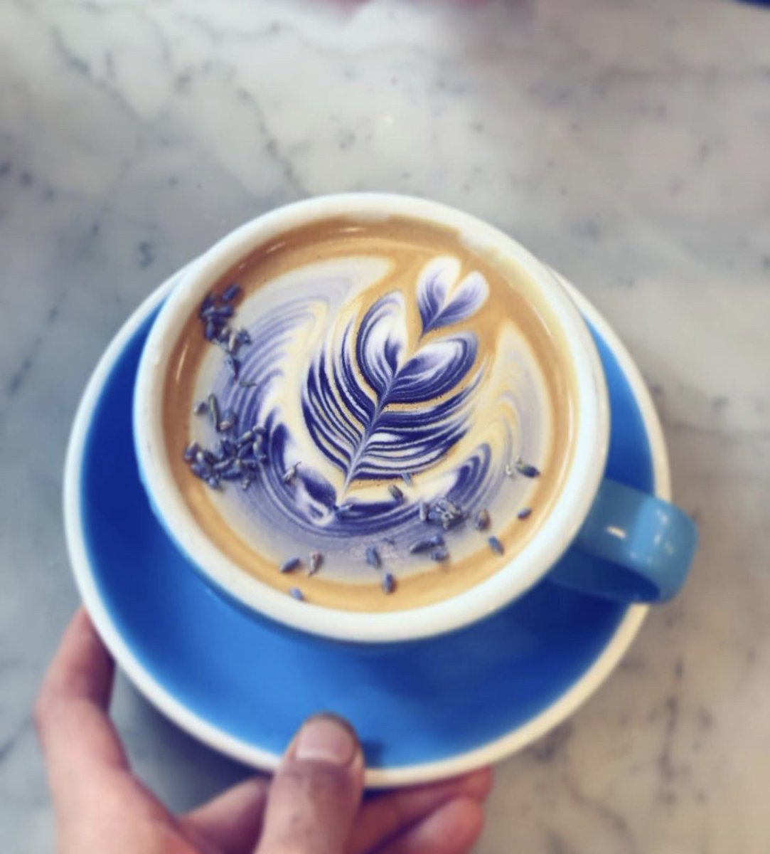Pretty latte
📷 @jjlovesnana