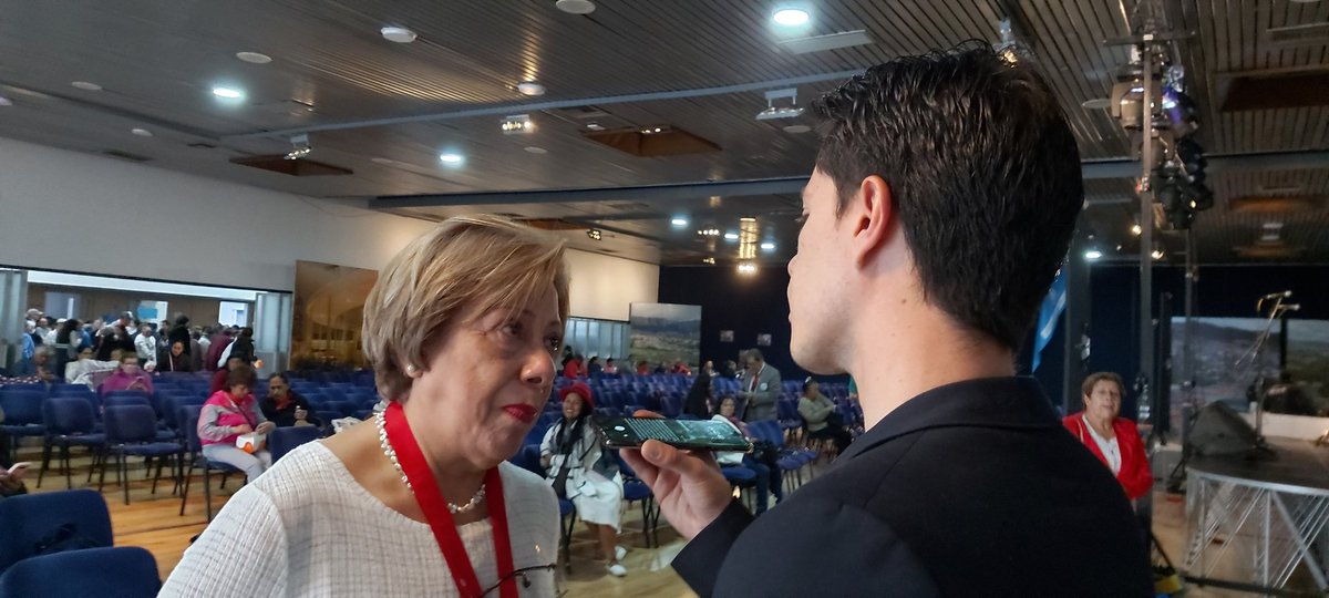 BogotaParticipa's tweet photo. #AlAire | Hoy en #ElLunch de Dc Radio tenemos todos los detalles e información de la ceremonia de reconocimiento Distrital a Organizaciones Sociales de Persona Mayor. 

Escúchanos a través de https://t.co/fDthpl3hgp 🎙🔝

#DcRadioMásCerca https://t.co/xtEaE0nNjP