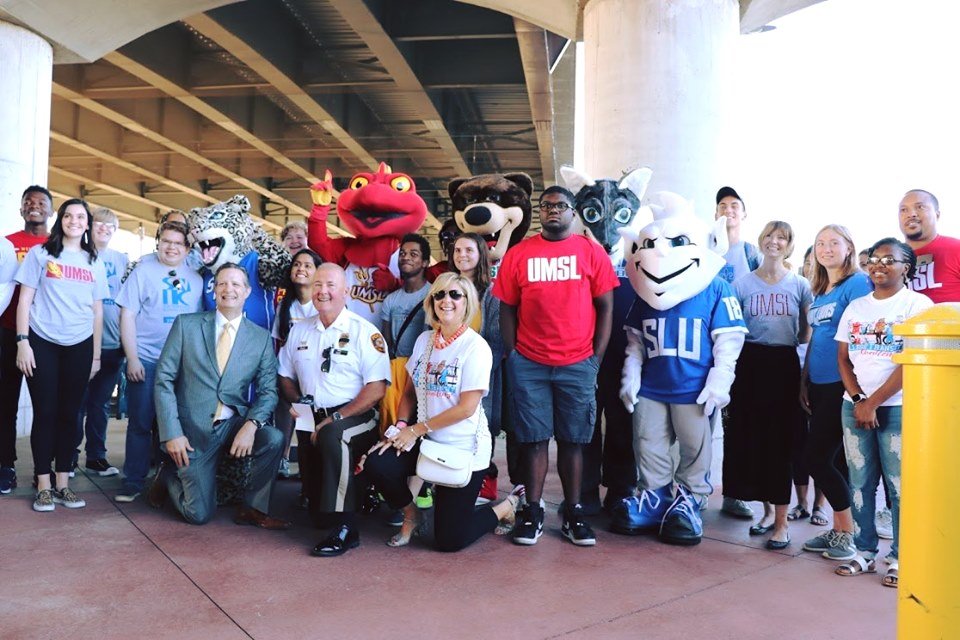 SLMPD's tweet photo. We're excited to participate with @STLMetro, @CMT_STL, @stlcountypd, @StClairSheriff and our local college partners for today's first-ever College Transit Challenge, encouraging students, faculty and staff to take Metrolink! #iTakeTransit https://t.co/dsMtalDnZr