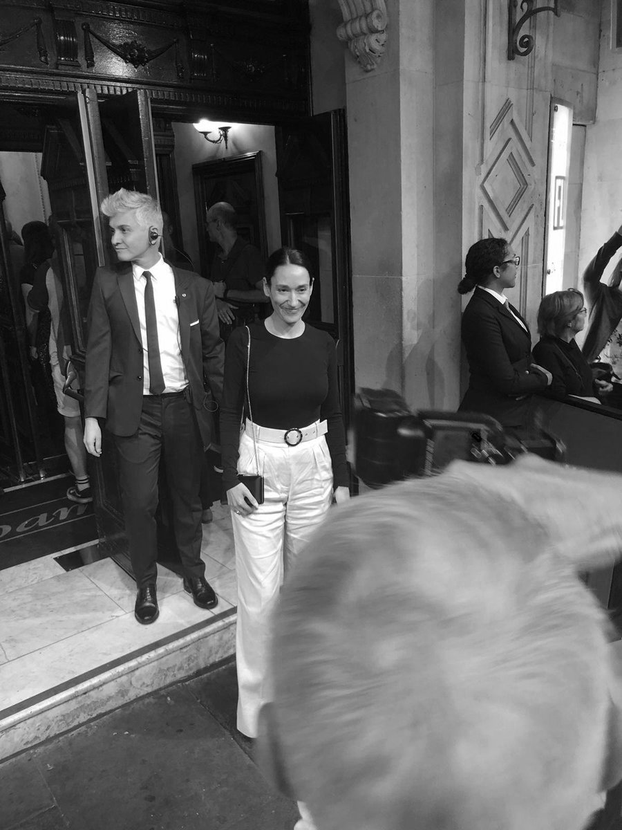 Members of the <a href="/fleabag/">Fleabag</a> cast here to show their support! #FleabagWestEnd