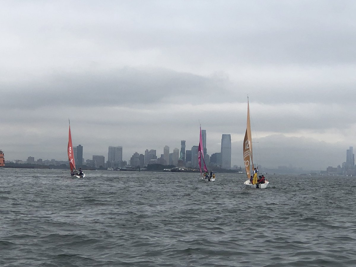 rosenbergann's tweet photo. @GretaThunberg just arrive to #NY #Hudson river #GlobalGoals #SDGFlotilla #SDG13 @TheGlobalGoals https://t.co/6OjXBMJhEU