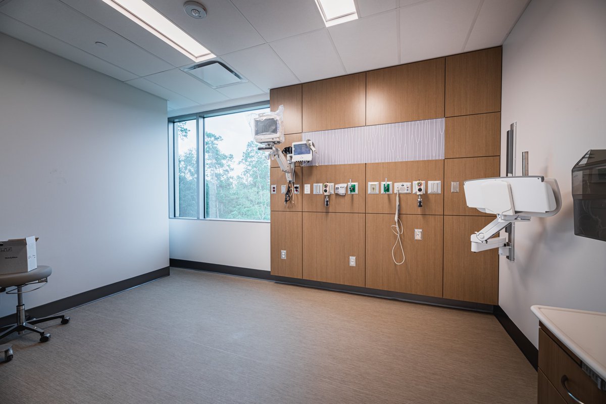 KeystoneMillwrk's tweet photo. The new @MDAndersonNews in The Woodlands is complete and we are so proud to have been a part of this project and to have worked with Vaughn Construction and @EYPAE  
Read more about the project here: https://t.co/9VZJf4TvFB https://t.co/uGZWS1V0RR