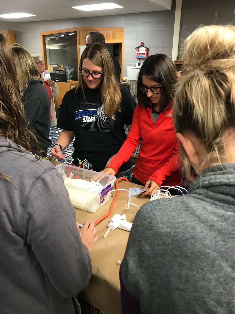 ParkviewSD's tweet photo. Our students will be returning soon so the PES teachers are hard at work learning how to engage students in the Makerspace lab using creativity, collaboration, critical thinking and communication. 💡

#ParkviewCrew https://t.co/CXYaGzd21s