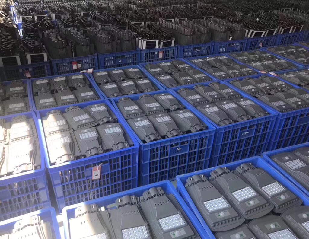 solarlight_Jim's tweet image. 20w 40w 60w 

100000pcs  
2 years warranty 

However. 
First is quality,
Second is delivery in time,

Thank your support !

Welcome kindly inquiry me if you have any questions.

#solarstreetlight #ledsolar #solarlight #solarlighting #silarsyatem