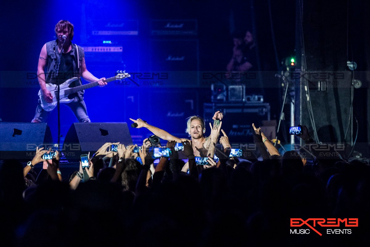 extrememusicev's tweet photo. Grupo: @heatsweden #heatsweden
Fecha: 23-8-2019
Sala: #parcdelspinetons
Ciudad: #Ripollet
Promotor: @ripolletrock
Photo by 📷: @JordiGarciaA
#metalmusic #metalphotography #metal #metalphoto #music #live #onstage #stage https://t.co/otgM0aKRvL