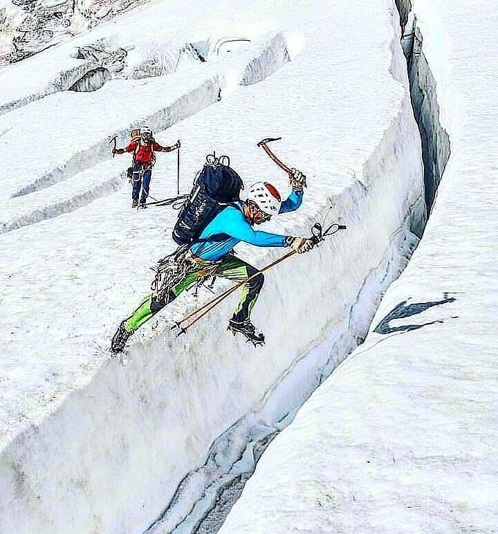 omgnepal's tweet photo. “Don’t be afraid to take a big step. You can’t cross a chasm in two small jumps.”
pic @marc_daviet
#omgnepal #visitnepal #travelnepal #visitnepal2020 #traveller #hippies #himalayas #mountains #climbers #trekkers #treknepal #trekkersofnepal #snow #trekroute #nature #adventure https://t.co/yj0ErSLkG5
