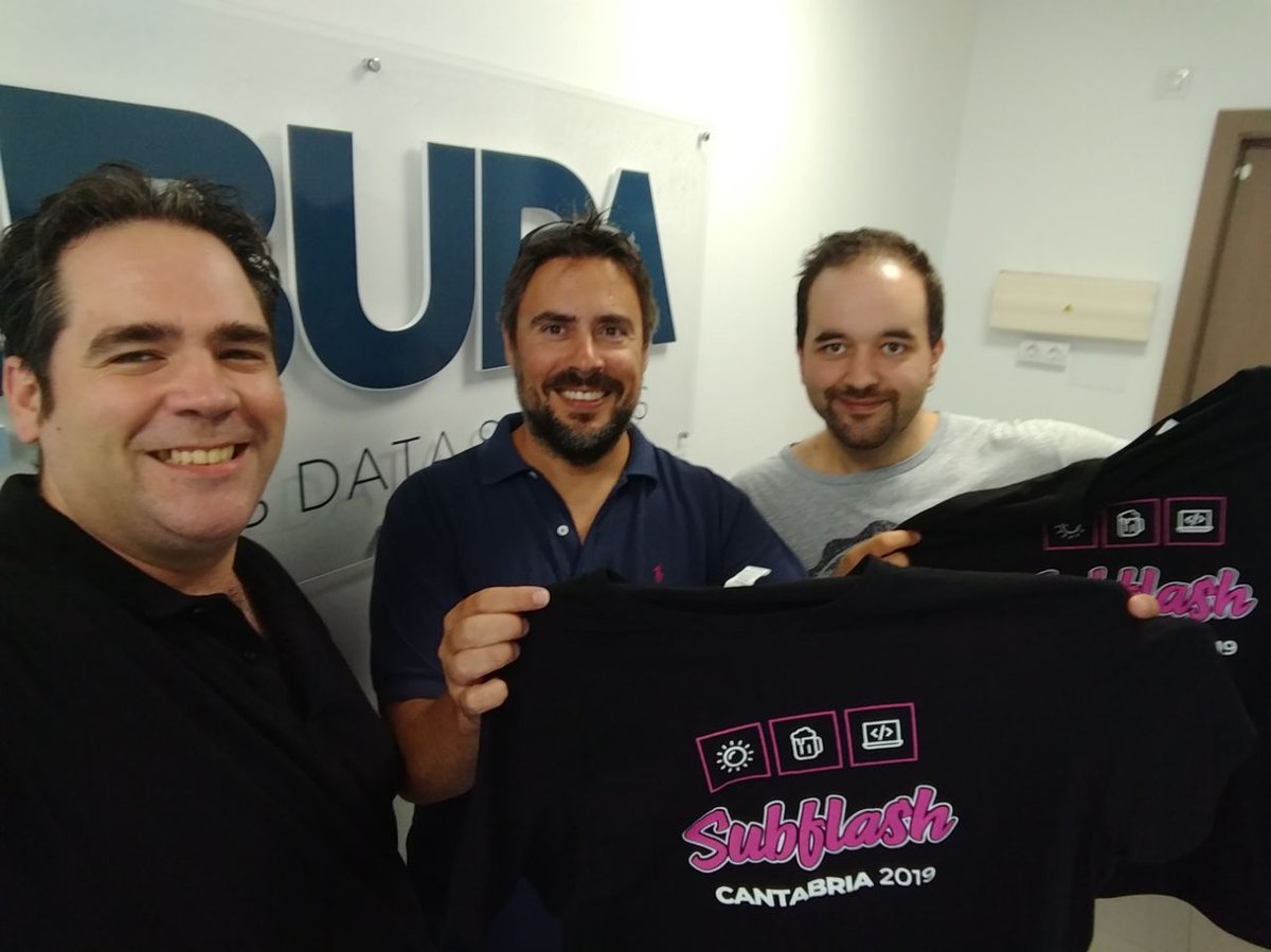 fcomoreno's tweet photo. @eladnts oye, que ya he hecho el encargo, que @xiscubdn y @bftoni ya tienen sus camisetas. Les he dicho que al próximo #Subflash les llevo de la oreja. XD https://t.co/ZKCenXc70N