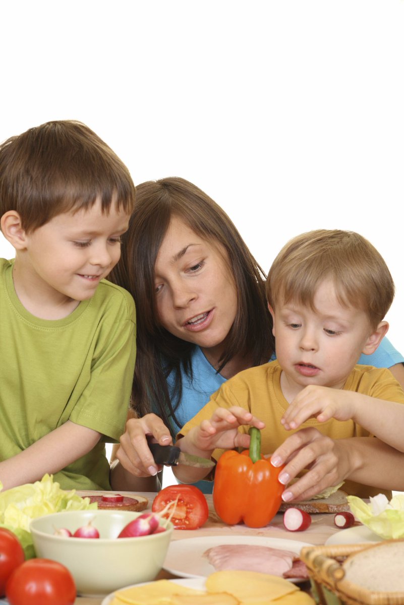 Nutrition4Baby's tweet photo. BNF is working with @UniofReading See &amp; Eat project exploring how #ebooks may encourage eating veg in young children! Tune into our webinar for much more on kids &amp; veg https://t.co/3fzvgcUuji 

You can even get your preschool kids involved in the research! https://t.co/HHpcjvtSFn https://t.co/0XbQIYIFve
