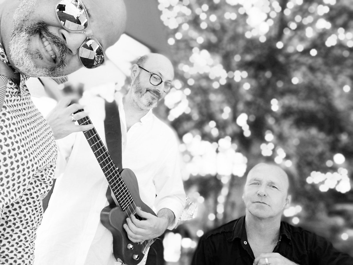 Summer swing at <a href="/GreenParkBraz/">Green Park Brasserie</a> this evening from 7:30pm with @DuncKingston on bass and Andrew 'Murph' Murphy on guitar. Mercer, Arlen, Marr, Gershwin and Ellington. @BathGigs <a href="/bathgigsbands/">Bath Gigs & Bands</a> #BathJazz