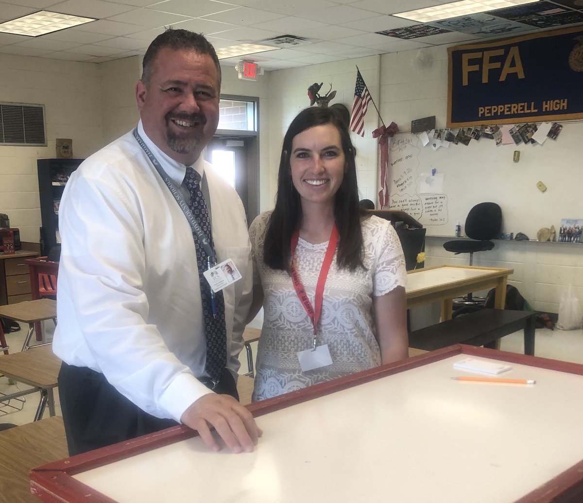 ScottyWHattaway's tweet photo. Spotted our Ag teacher/FFA Advisor @Ejackson_phsag getting after it @Pepperell_Pulse this morning. Hands on learning taking place everywhere. #TractorDriving #Poultry #BirdHouseBuilding #GoDragons https://t.co/n4YxCs3hG9