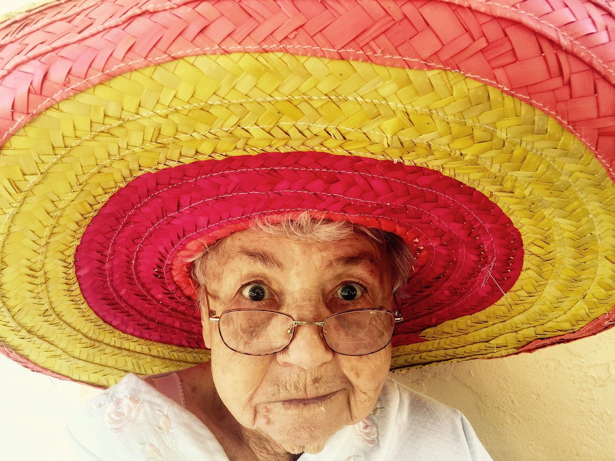 WisecarsLtd's tweet photo. Today is the #Grandparents Day in #Mexico - 👴👵#DiadelAbuelo. The right time to rent a car to make a surprise visit to your family via #Wisecars. Get unbeatable prices and easy booking! https://t.co/3MYHHiSW6E