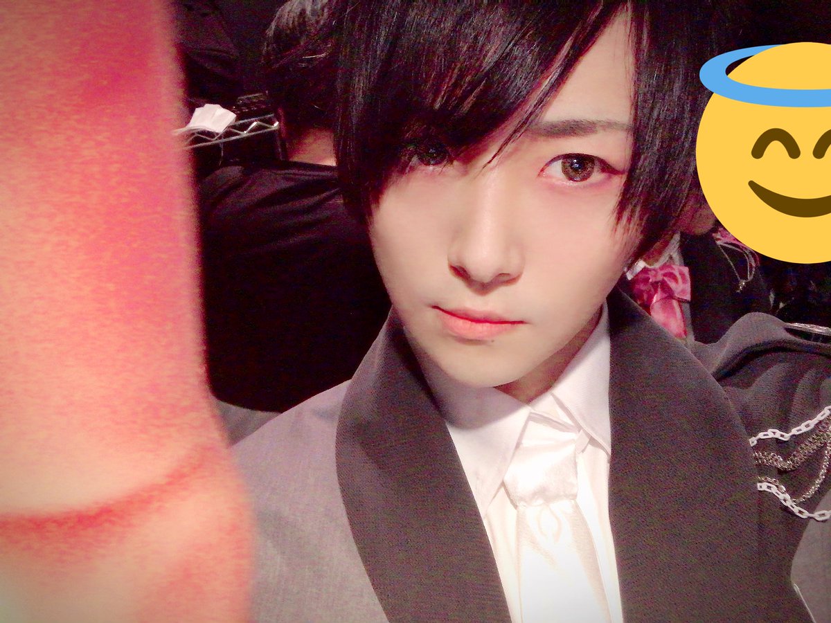 Y_yuji_FF's tweet photo. ギルガめっ！初お披露目ありがとうございました！

めちゃくちゃ楽しく出来ました🐼
今日から新しい挑戦のスタートです！

改めまして、1Fl∞rの『ゆーじ』です🤡
また明日もありますが、これからよろしくお願いしまーす！

#1Floor_ゆーじ #1Floor_白担当 
#1Floor https://t.co/DiHnoyAMam