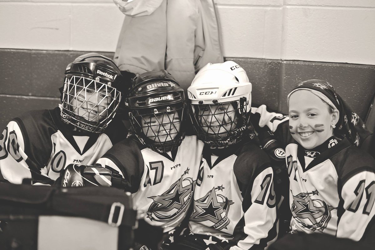 FYRAStars tweet media