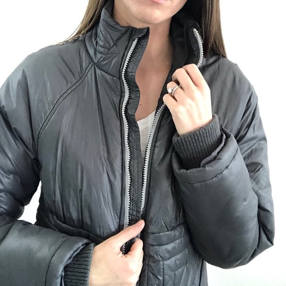 Jacrist7's tweet photo. So good I had to share! Check out all the items I'm loving on @Poshmarkapp #poshmark #fashion #style #shopmycloset #lululemonathletica #athleta: https://t.co/e68OyTGk2p https://t.co/5MrWSQ85I2