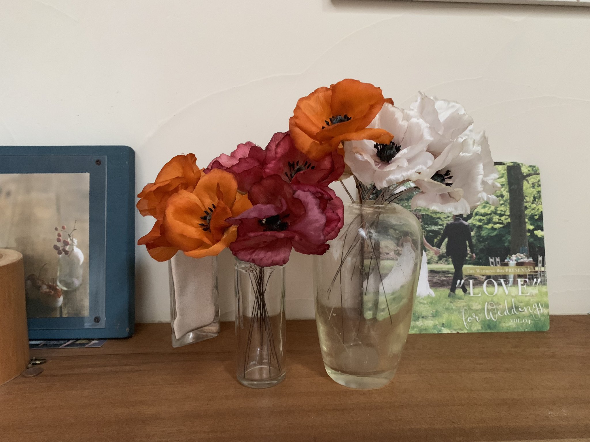 布花はな はな 追い込み中です 赤いポピーの花言葉は 感謝 黄色いポピーの英語の花言葉は Wealth 富 Success 成功 こちら ヘッドブーケとして イベントで活躍してくれる予定 私自身もお花がどんな展開をみせるか 当日がホント楽しみです