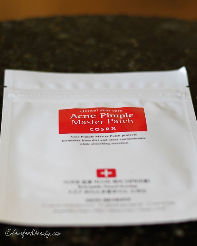 Loveforkbeauty's tweet photo. ⁠
⁠
⁠
How to use COSRX acne pimple master patch⁠
⁠
✅These are really simple to use. Just peel off a patch that matches the pimple you are treating and apply it. Be sure that the surface is really clean and dry (so don’t use any product on that pa… https://t.co/14OjV8aVZL https://t.co/64UKVJgo3o