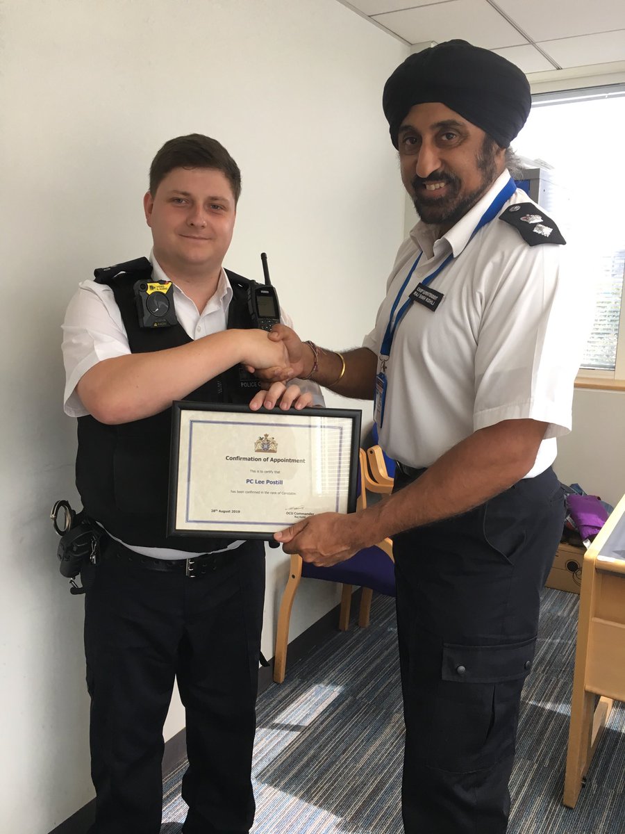 RajSKohliexcop's tweet photo. Well done to Lee Postill on being confirmed in rank.This Liverpool supporting (I know) air cadet instructor used to be an aero-engineer but decided to be a cop,joining his brother &amp; Dad (Kent Police) in the police family. Aero engineering loss is our gain. Well done Lee. https://t.co/EYnpqIMcZ6