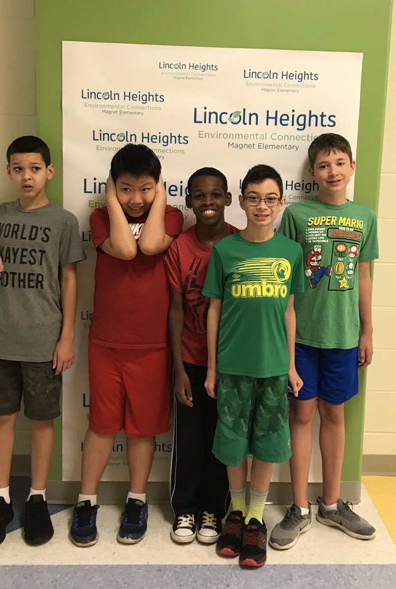 MsAllisonECS2's tweet image. Stopped to take a 📸on our morning walk! @LHECMES