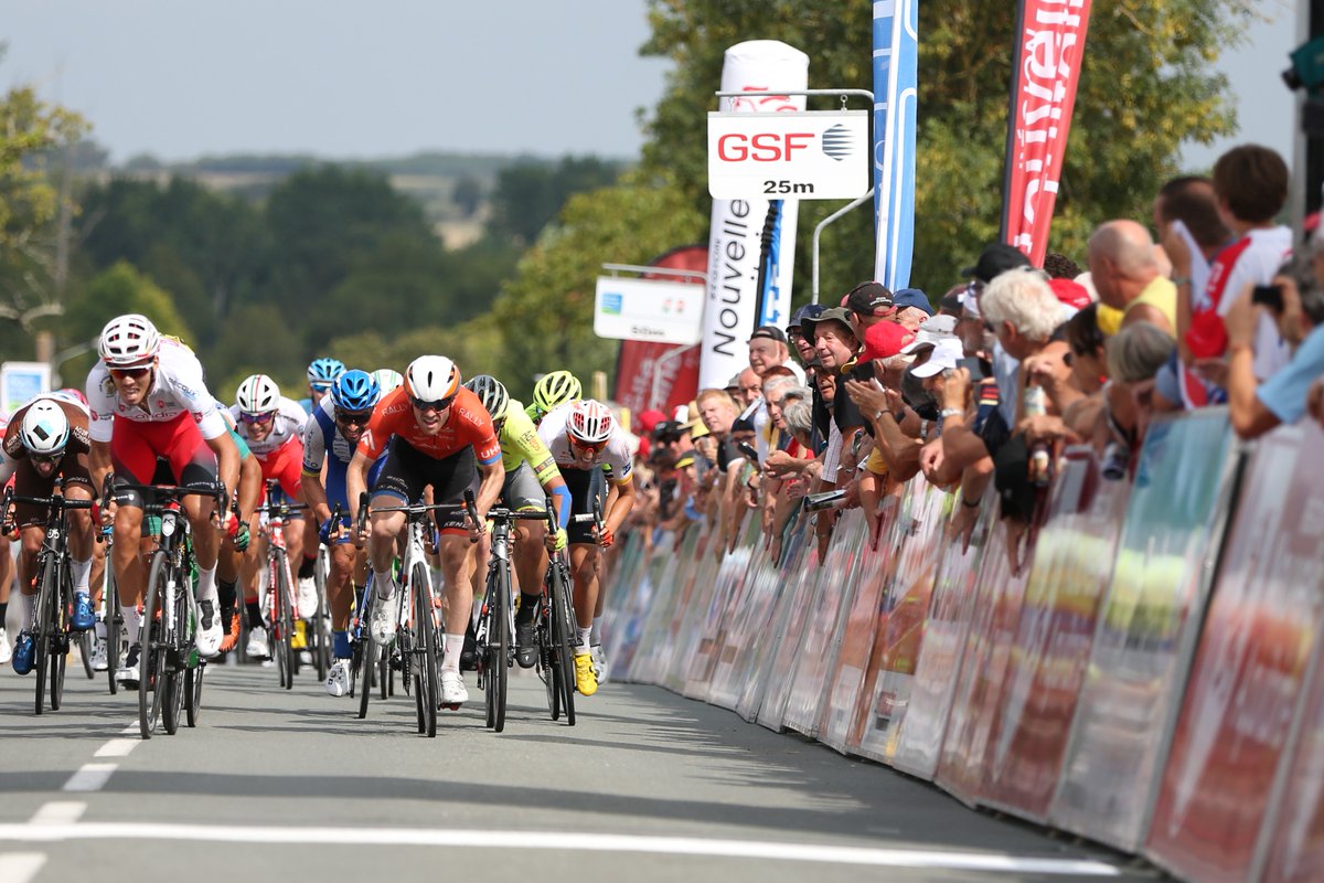 Pros | <a href="/MaureletF/">Maurelet Flavien</a> se classe 9ème de la deuxième étape du #TPC2019, marquée par de nouvelles chutes dans le final. 

Encore un gros boulot de l'équipe pour protéger <a href="/PaillotYoann/">Yoann Paillot</a>, arrivé dans le premier groupe. Bravo les gars 👌

📸 <a href="/ThomasMaheux/">Thomas Maheux 🐼</a>