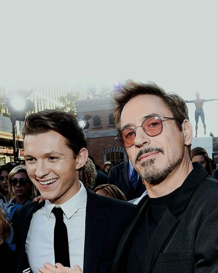 nevansie's tweet photo. this war between you my dears, @Disney and @SonyPictures which you started, please stop it.  And @MarvelStudios Spiderman fans suffer from you, stop breaking our hearts, please, thank you, and now I'll go to cry 
#SaveSpideMan #SpiderMan @TomHolland1996 @TheRealStanLee @Marvel https://t.co/tcE8uCUW9e