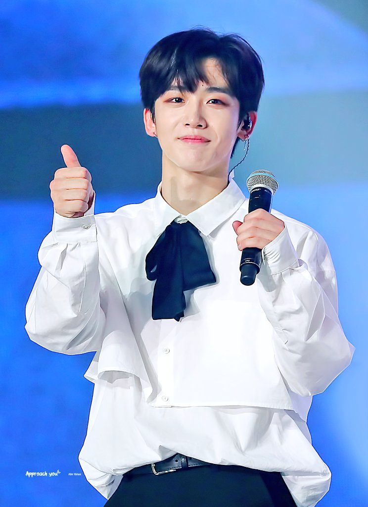 yohan_ns2's tweet photo. 190827 X1 쇼콘

구우웃 υ´• ﻌ •`υ

#요한 #김요한 #KIMYOHAN #YOHAN
#X1 #엑스원 #원잇 https://t.co/PB9pGAVhQO
