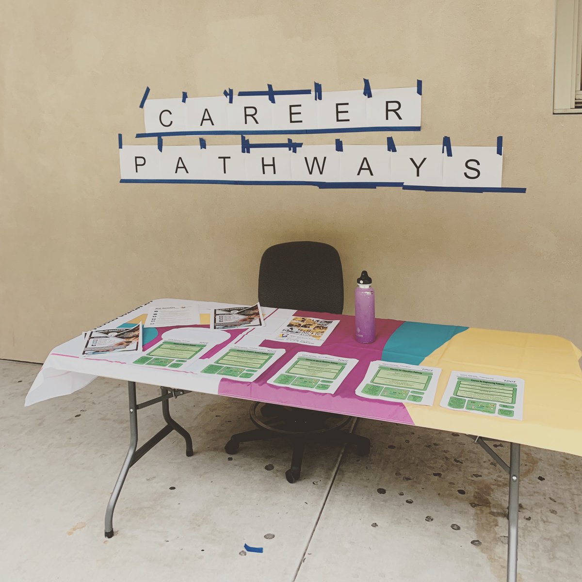 helixedge_'s tweet photo. Come visit the career pathway table today outside the library. Professional sign coming soon. Lol. #helixcharter #itworks #helix #helixedge #cte #careerpathways #grossmontunion #careers #technology #California #californiacte #swp #cteig https://t.co/kJx0kaExb0