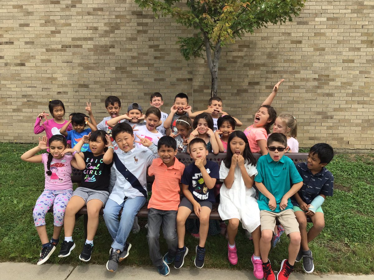 mrsmarulli's tweet photo. It’s going to be a great year! #bestyearever #secondgrade @HamiltonHawks82 https://t.co/xhVfHc4D6m