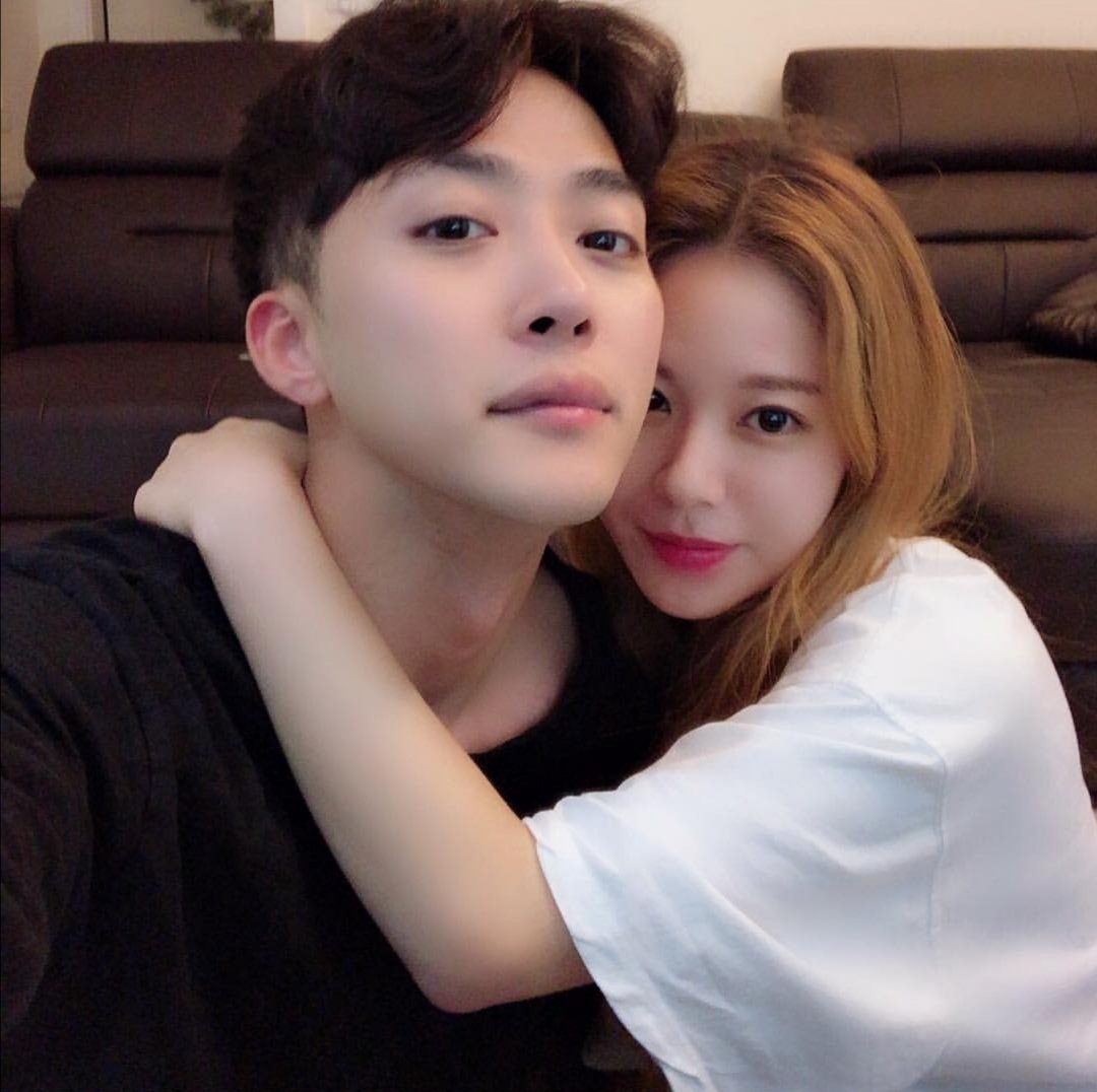 kim_chi_ikon's tweet photo. ウンジンちゃんてほんとに美人でスタイルも抜群で実のお兄ちゃんも彼氏さんもものすごいイケメンで絶対人生の勝ち組よな。。
もうほんとに憧れ。 https://t.co/8JoPzOVcSs