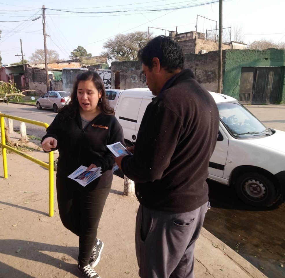#Miércoles de #OperativoIntegral, en Arroyito Oeste, <a href="/CMDNorte/">Distrito Norte</a>. Nos sumamos con divulgación sobre prácticas de #Movilidad Segura y Sostenible! Conversamos con los vecinos y vecinas!
#Rosario 💙 #cercanía #convivencia