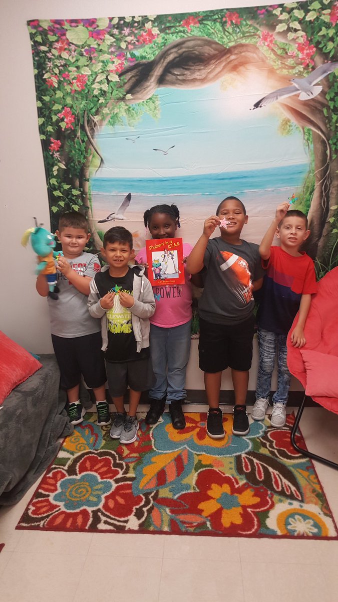 vickischuck's tweet photo. In the @VelascoElem counseling office, 2nd graders learn how to use their S.T.A.R. power when they are feeling mad or upset! (Stop, Take a breath, And Relax!)#VelascoPLC #FromHereAnythingisPossible #BISDpride https://t.co/oza46Ky8ZJ