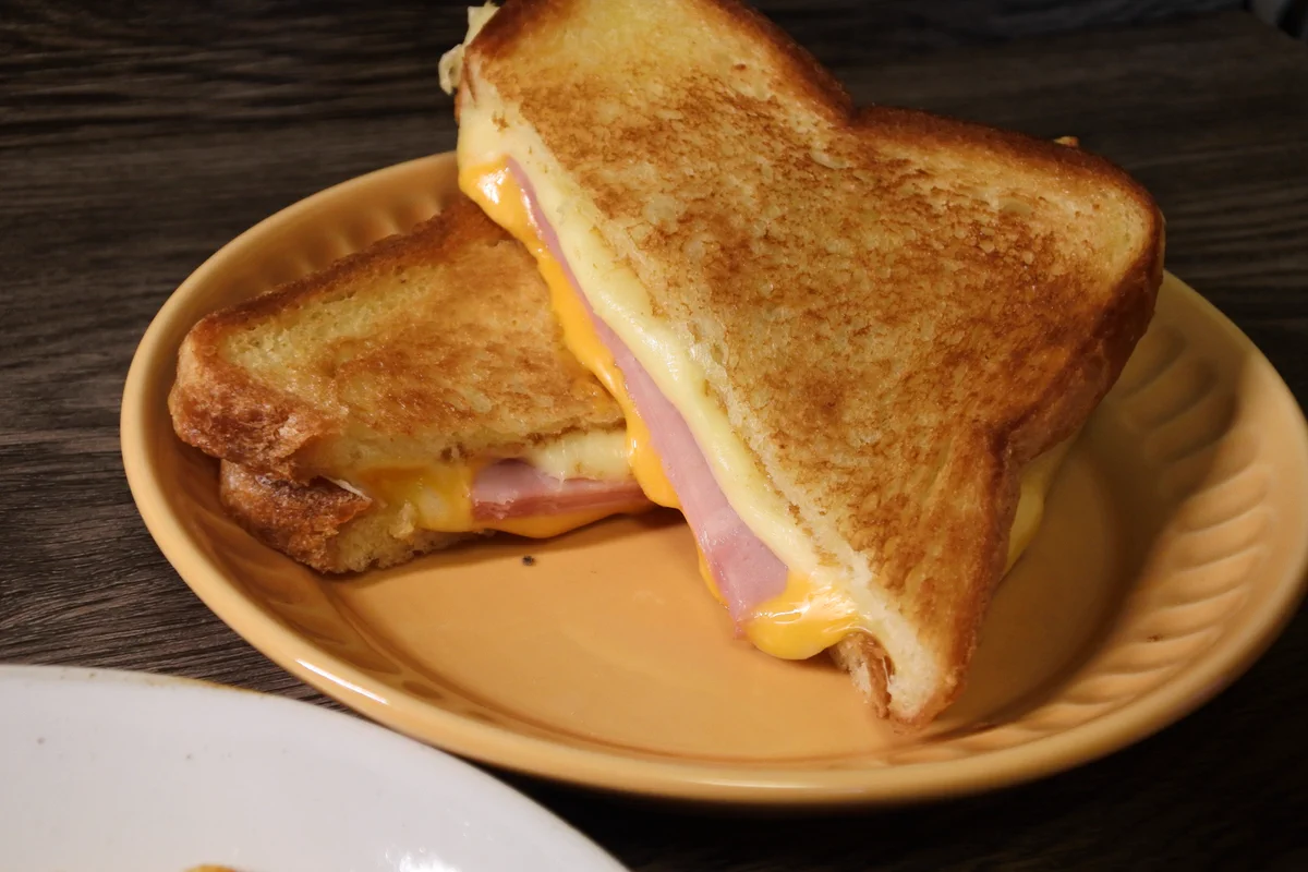 めちゃくちゃ美味しいホットサンドの作り方！！！朝食にぴったり！