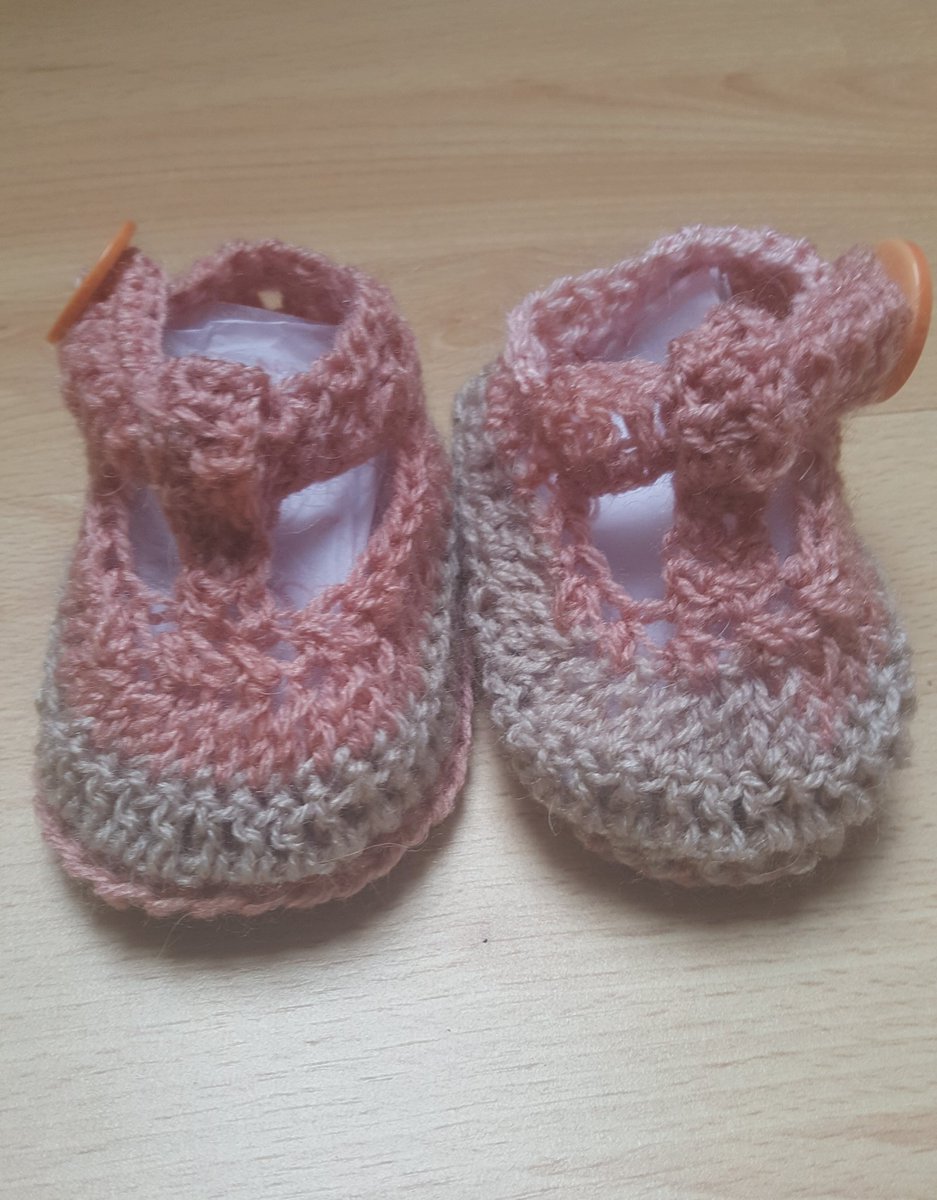 JulieKempJulie1's tweet photo. #unique #oneofakind #handmade #crochet #baby #pramset #dress #bonnet #shoes
Approx 6-12 months
#pink #purple #grey #salmon
£20 + £3.50 P&P
#crafting #giftideas #babygift #blackpoolrockz #uniquegifts #Blackpool #babyshower #birthdaygirl #uk #Lancashire #juliescraftandcrochet https://t.co/Ik7nvJnLyS