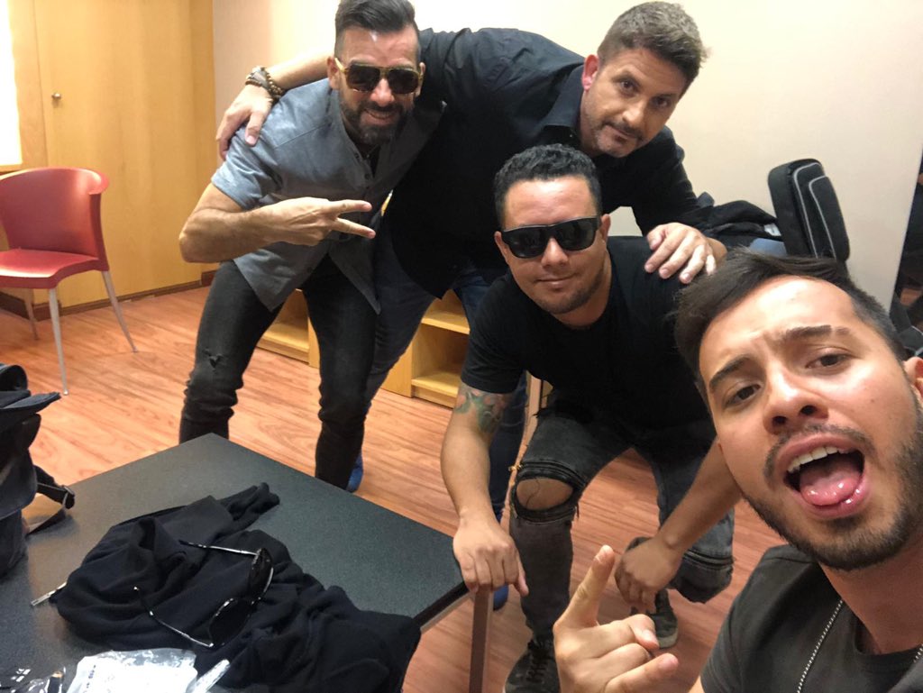 FerrantiPtguesa's tweet photo. Alejandro Ferranti celebrando el lanzamiento de su nuevo Video musical 🎶🎶🎶 titulado  "Al Final" @FerrantiMusica  #ferrantimusica #caracas https://t.co/5b7G3GSwzo