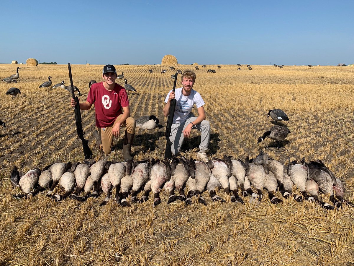 WaterfowlBb's tweet photo. Prostaffer Bryce has been putting a hurting on them honkers in the Dakotas! Get your gear at https://t.co/oHzSHiMPDm #duckhunt #goosehunting #waterfowler #hunter #hunt https://t.co/DD9wqId0ek