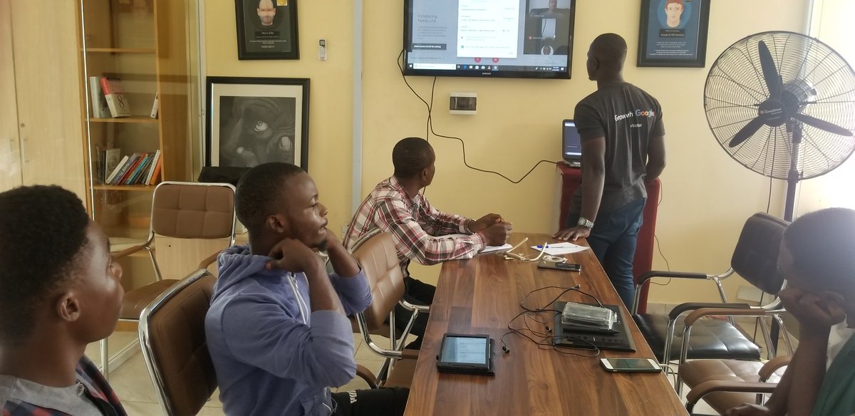 charlidtoms's tweet photo. Thanks @UpSkillDigital and @GoogleForEdu for the training on Internet safety.
Parenting in this age is challenging, to have a company that cares like @Google is relieving
Can't wait to share the knowledge!
#CSfirstNG #growwithgoogle #TeklyByCurators @CTScienceCenter https://t.co/VSMZmW1sCU