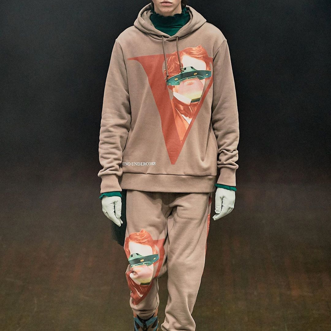 sivasdescalzo's tweet photo. Luxury tradition meets an urban aesthetics in the collaboration between Undercover and Valentino, a conversation between Creative Director Pierpaolo Piccioli and @undercover_lab's Jun Takahashi. Coming soon to SVD. #svd #undercover #undercoverlab #juntakahashi #valentino #aw19 https://t.co/UdtyYs8GTT