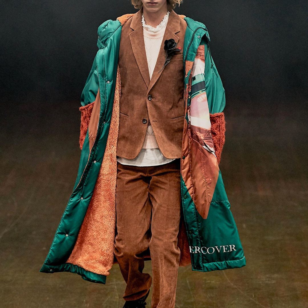 sivasdescalzo's tweet photo. Luxury tradition meets an urban aesthetics in the collaboration between Undercover and Valentino, a conversation between Creative Director Pierpaolo Piccioli and @undercover_lab's Jun Takahashi. Coming soon to SVD. #svd #undercover #undercoverlab #juntakahashi #valentino #aw19 https://t.co/UdtyYs8GTT