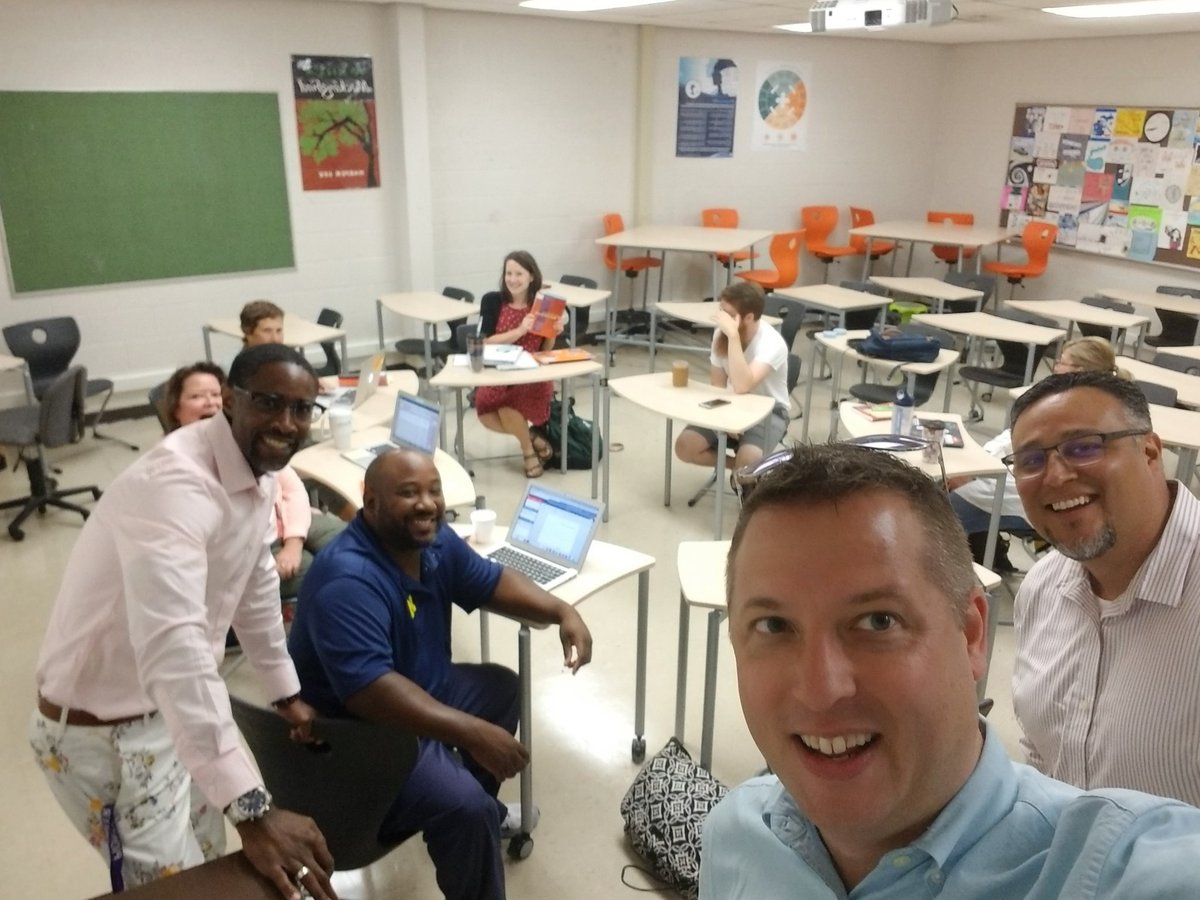 skibaina2's tweet photo. English is #stop9 in their small groups. #A2Breakthrough @A2SchoolsSuper @A2schools @HuronHighA2 https://t.co/WHIzR3b7Mo