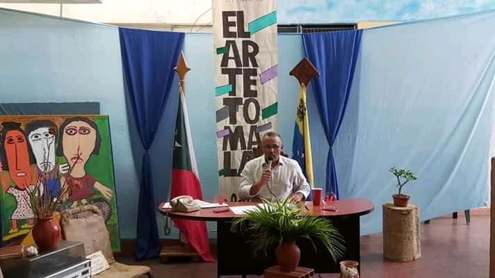 Jean_C_Olmos's tweet photo. Nos hicimos presente con La @RangelJpsuv en el Programa Radial #48 En Línea Con José Leonardo Chirinos por la 99.5FM, 92.1FM, para dar respaldo incondicional a los Avances del  Mcpio. Y al Presidente @NicolasMaduro #TrumpRespetaMiPatria @dcabellor @Gerardo4fPsuv @RangelSilva4F https://t.co/pD84JYnFqH