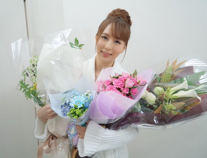 いつも希崎ジェシカを 応援してくれている皆様へ💌  無事に引退作の撮影が終えた事を ご報告致します💟  最後までずーっと笑ってたよ☺️   とりあえず今日は 自分にお疲れ様だっ🎉🍀 https://t<a href="/tag/%E5%B8%8C%E5%B4%8E%E3%82%B8%E3%82%A7%E3%82%B7%E3%82%AB"class="tags"><span>#希崎ジェシカ</span></a><a href="/tag/%E5%B8%8C%E5%B4%8E%E3%82%B8%E3%82%A7%E3%82%B7%E3%82%AB%E5%BC%95%E9%80%80"class="tags"><span>#希崎ジェシカ引退</span></a>